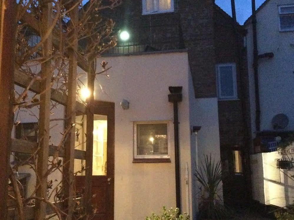 אפטון אפון סברן Old Street B&B מראה חיצוני תמונה